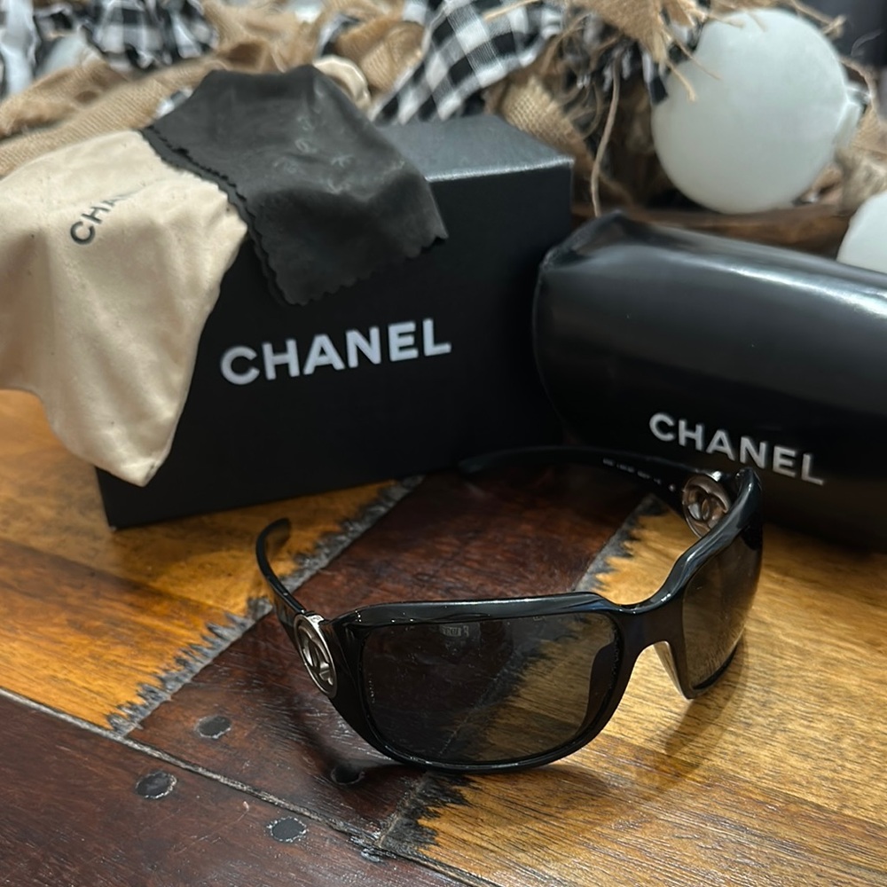 Chanel Black Sunglasses - Picture 7 of 7
